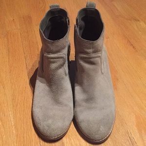 Dolce Vita Shoes - Dolce Vita booties 8.5 in good used condition. Dolce Vita Shoes - Dolce Vita booties 8.5 in good used condition.